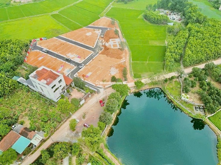 CHÍNH CHỦ GỬI BÁN LÔ ĐẤT LÀN 2 QL21 – SÁT ĐHQG HÀ NỘI – GIÁ 30TR/M²
. LH 0981376738