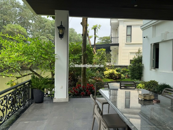 Cực hiếm 2 đơn lập hoa sữa đập thông 1 hầm xây 4 tẩng nổi DTXD hơn 900m sử dụng. Lh:0979144000