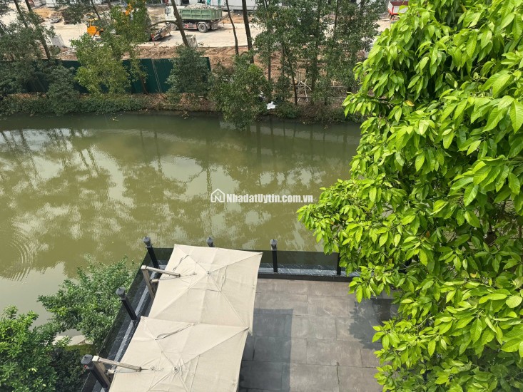 Cực hiếm 2 đơn lập hoa sữa đập thông 1 hầm xây 4 tẩng nổi DTXD hơn 900m sử dụng. Lh:0979144000