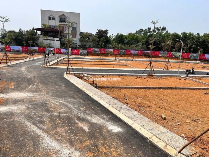 CHÍNH CHỦ GỬI BÁN LÔ ĐẤT LÀN 2 QL21 – SÁT ĐHQG HÀ NỘI – GIÁ 30TR/M²
. LH 0981376738