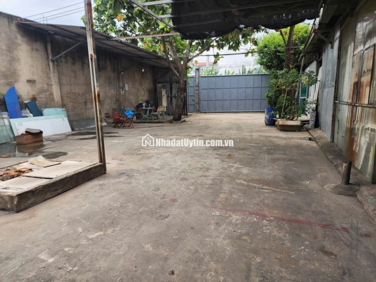 CHO THUÊ XƯỞNG TẠI ĐƯỜNG KÊNH TIÊU BÀ ĐIỂM 1. DT 1000M2 CHỈ 40TR/TH. LH:0903902443.