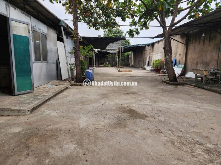 CHO THUÊ XƯỞNG TẠI ĐƯỜNG KÊNH TIÊU BÀ ĐIỂM 1. DT 1000M2 CHỈ 40TR/TH. LH:0903902443.