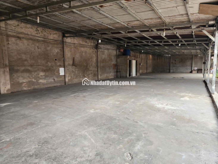 CHO THUÊ XƯỞNG TẠI ĐƯỜNG KÊNH TIÊU BÀ ĐIỂM 1. DT 1000M2 CHỈ 40TR/TH. LH:0903902443.