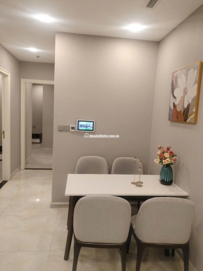 CHO THUÊ CHCC VINHOMES GOLDEN RIVER (TẦNG 20) 72M 2PN, 26TR/TH. LH:0938597537