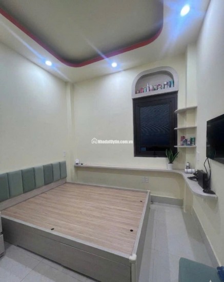 NHÀ ĐẸP 4 TẦNG – LẠC LONG QUÂN – GIÁ TỐT – 4PN 4WC – GẦN ĐẦM SEN