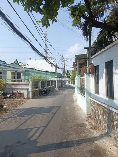 bán gấp lô đất  đường số 14 đỗ xuân hợp , phước bình , quận 9 , HCM , chỉ 50tr/m2