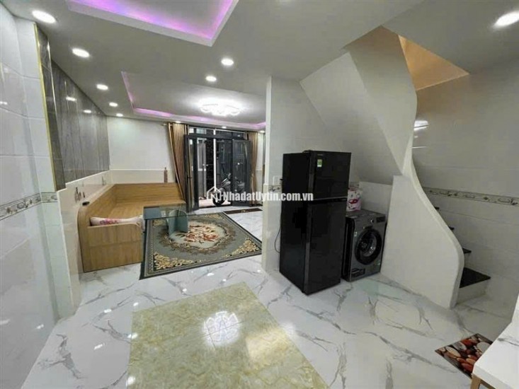 NHÀ ĐẸP QUẬN 4_4 TÀNG ĐÚC_30M2_KO QH_4 TỶ NHỈNH