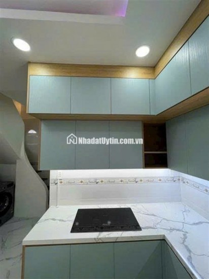 NHÀ ĐẸP QUẬN 4_4 TÀNG ĐÚC_30M2_KO QH_4 TỶ NHỈNH