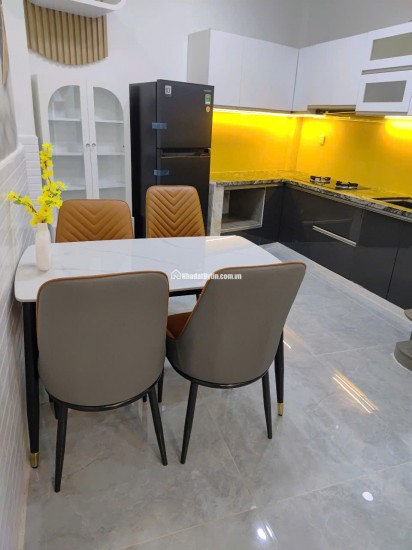 Bán nhà 36m2, 4 tầng, 5PN, 3WC, 6.8 tỷ, Sổ Đỏ, Phan Văn Trị, P11, Bình Thạnh. LH: 0903821326