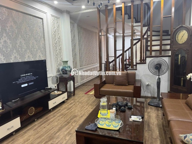 Bán nhà Nguyễn Văn Huyên 40m2x6T,  sát ô tô tránh, kinh doanh đỉnh, chỉ 15 tỷ