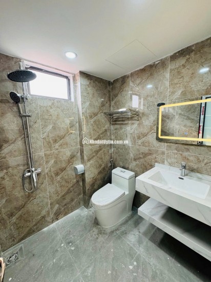 Bán nhà Nguyễn Văn Huyên 40m2x6T,  sát ô tô tránh, kinh doanh đỉnh, chỉ 15 tỷ