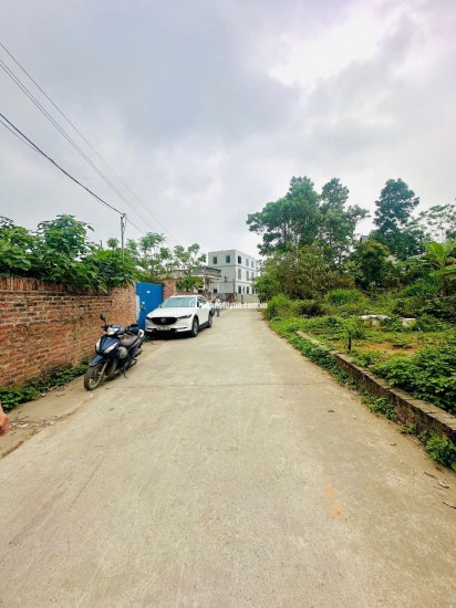 CÂN BÁN NHÀ  ĐẤT TẠI THANH HUỆ ĐỨC HÒA CŨ  , DT 138 M NHÀ RÀNH CHO 1 GIA ĐÌNH 5-7 NGƯỜI Ở