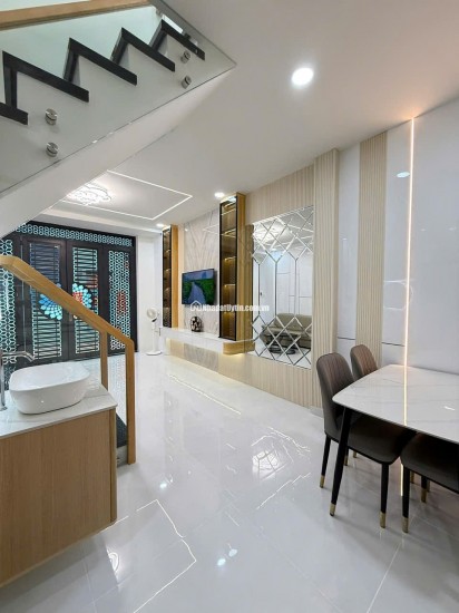 SIÊU PHẨM QUẬN TÂN PHÚ KẾ BÊN ĐẦM SEN, HXH CÁCH 1 CĂN RA MT – 40M2 NHỈNH 6TỶ LH:0965547748.