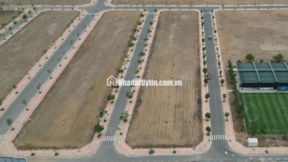 Chính chủ cần bán đất đẹp 85m²,  full thổ cư, đường 15m, chỉ cần thanh toán trước 380 triệu - Đức Hòa, Long An