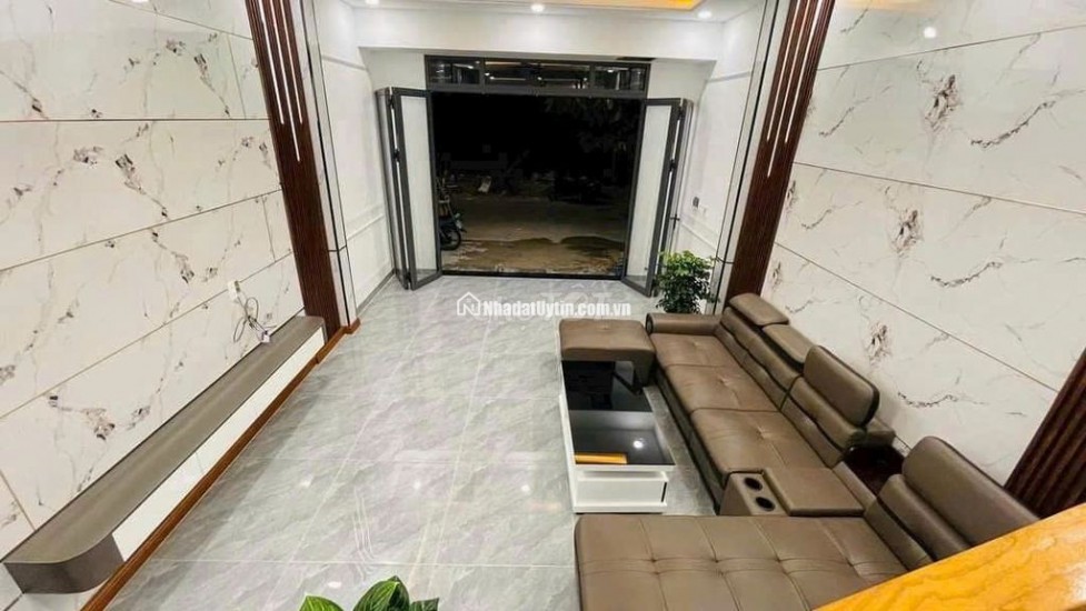 Bán Gấp Nhà 1 Trệt 1 Lầu, 120m², Sân Ô Tô Rộng, Cách UBND Tương Bình Hiệp Chỉ 500m