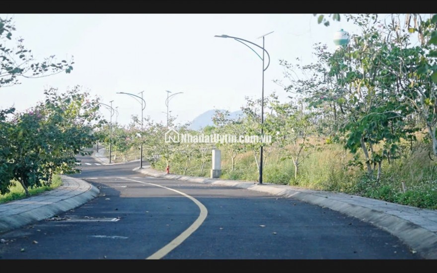 BÁN GẤP VILLAS CHUẨN NGHĨ DƯỠNG GẦN HỒ NGỌC BẢO LỘC - CHỈ CẦN THANH TOÁN TRƯỚC 660 TRIỆU NHẬN NGAY CHÌA KHÓA