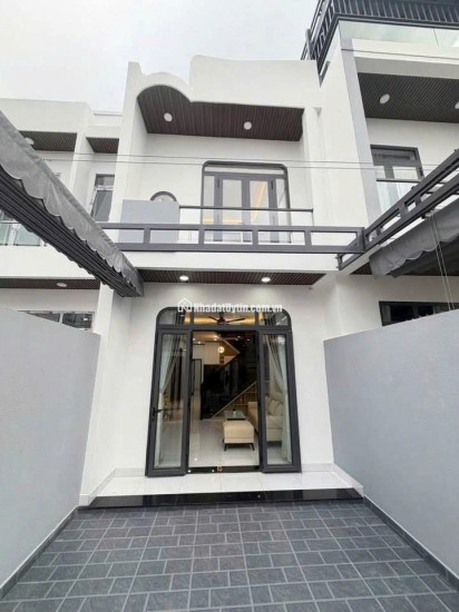  BÁN NHÀ ĐẸP 1 TRỆT 1 LẦU SỔ HOÀN CÔNG, SÂN XE HƠI RỘNG THOÁNG – THỦ DẦU MỘT