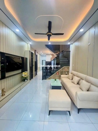  BÁN NHÀ ĐẸP 1 TRỆT 1 LẦU SỔ HOÀN CÔNG, SÂN XE HƠI RỘNG THOÁNG – THỦ DẦU MỘT