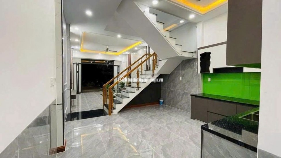 Bán Gấp Nhà 1 Trệt 1 Lầu, 120m², Sân Ô Tô Rộng, Cách UBND Tương Bình Hiệp Chỉ 500m