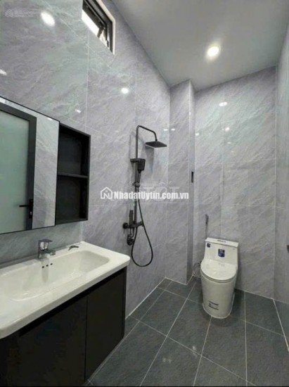 Bán Gấp Nhà 1 Trệt 1 Lầu, 120m², Sân Ô Tô Rộng, Cách UBND Tương Bình Hiệp Chỉ 500m