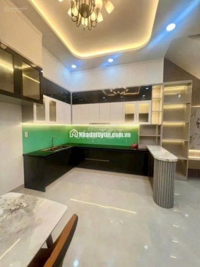 Bán Gấp Nhà 1 Trệt 1 Lầu, 120m², Sân Ô Tô Rộng, Cách UBND Tương Bình Hiệp Chỉ 500m