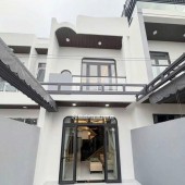  BÁN NHÀ ĐẸP 1 TRỆT 1 LẦU SỔ HOÀN CÔNG, SÂN XE HƠI RỘNG THOÁNG – THỦ DẦU MỘT