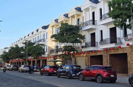 Bán nhà khu dân cư Vsip3 Tân Uyên Bình Dương 1 trệt 1 lầu 3PN 3WC - đường nhựa 12m