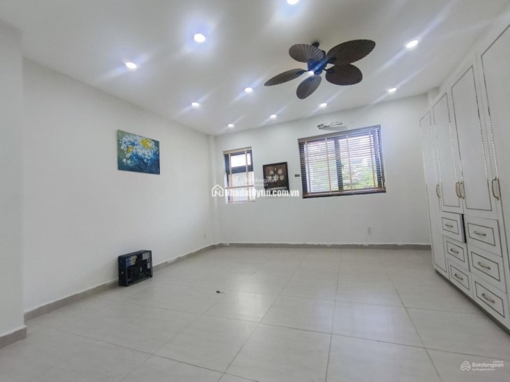 Bán nhà riêng 100m2 tại Bình Hưng, Hồ Chí Minh, đẹp, nhiều tiện ích chỉ 10,5 tỷ