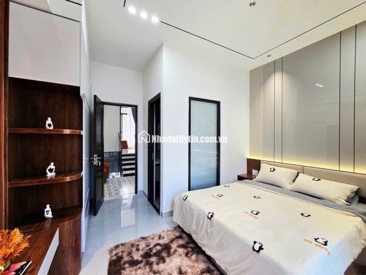 NHÀ MỚI 100% – Ô TÔ NGỦ TRONG NHÀ