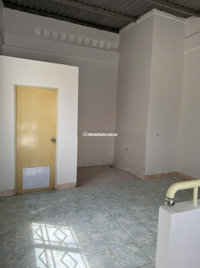 BÁN HOẶC CHO THUÊ NHÀ 2B/5 ĐƯỜNG SỐ 10, PHƯỜNG PHÚ LÂM TP.HCM. LH: 0938358990, 0908535558