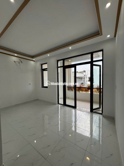 MUA NHÀ PHỐ TẠI CẦN ĐƯỚC - TẶNG NGAY GÓI THIẾT KẾ NỘI THẤT TRỊ GIÁ 100TR. LH:0344069492.