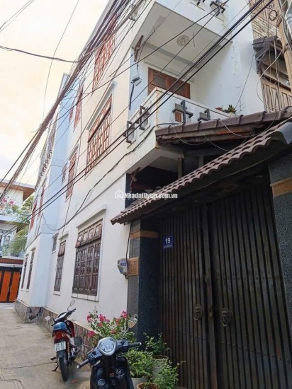 BÁN NHÀ 15/2A (SỐ CŨ 19) NGUYỄN BỈNH KHIÊM, P.VŨNG TÀU, HOÀN CÔNG 224M2. LH:0982230297