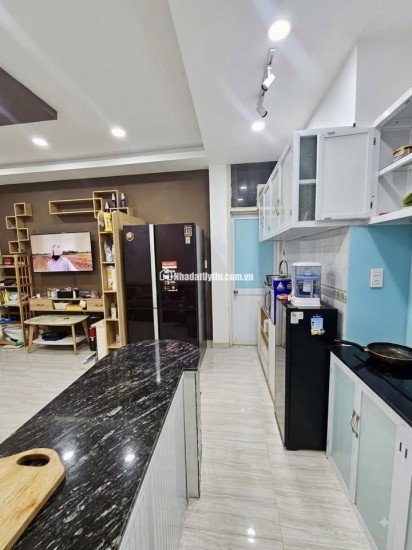 BÁN NHÀ HẺM XE HƠI ÂU DƯƠNG LÂN Q8 - BỀ NGANG 6M - NỞ HẬU TÀI LỘC