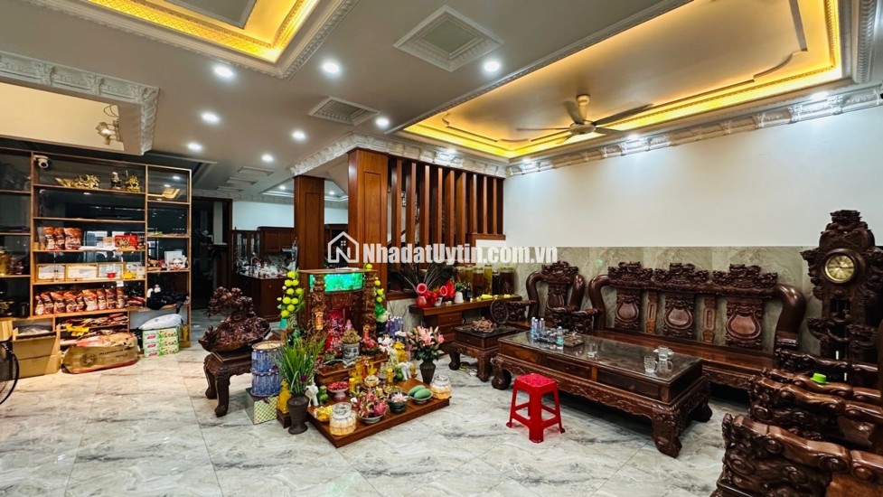 Bán nhà 4 tầng diện tích lớn 240m2 tại đường Trung Mỹ Tây 17 Quận 12 giá 13.8 tỷ sổ hồng riêng