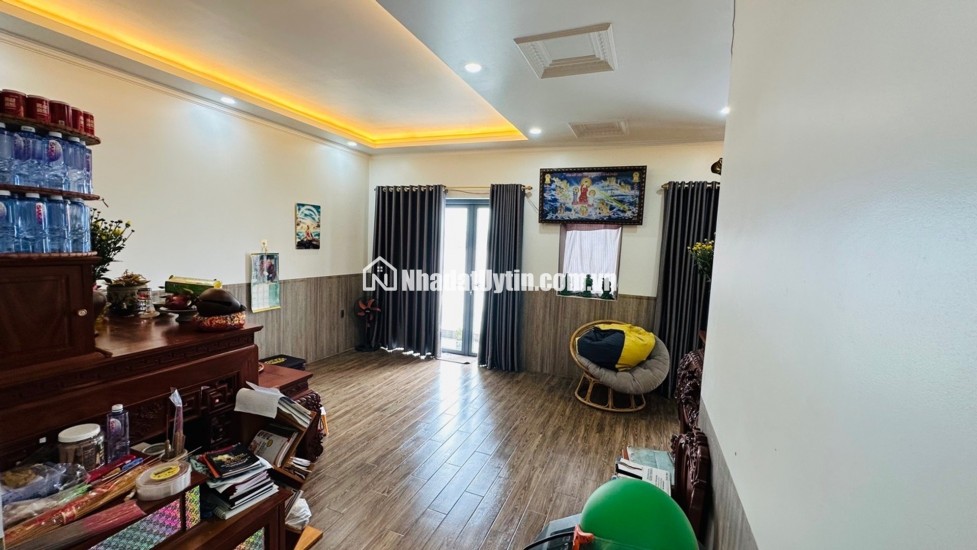 Bán nhà 4 tầng diện tích lớn 240m2 tại đường Trung Mỹ Tây 17 Quận 12 giá 13.8 tỷ sổ hồng riêng