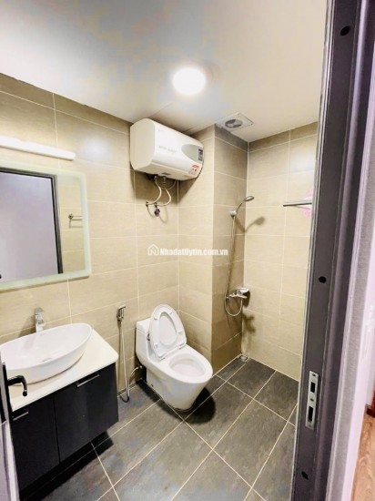 5 Tầng Mới Kính Kooong – 3,95 TỶ- Gần Chung Cư Lộc Ninh