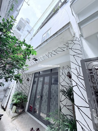  Nhà Đẹp 2 Tầng +Sân thuợng - 2 Mặt tiền hẻm – Dt 5.5x10m – 3 Phòng Ngủ Rộng Rãi – Dọn Vào Ở Ngay
