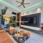 NHÀ MỚI 100% – Ô TÔ NGỦ TRONG NHÀ