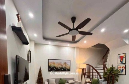 5 Tầng Mới Kính Kooong – 3,95 TỶ- Gần Chung Cư Lộc Ninh