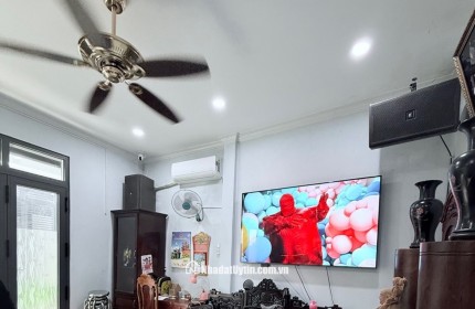  Nhà Đẹp 2 Tầng +Sân thuợng - 2 Mặt tiền hẻm – Dt 5.5x10m – 3 Phòng Ngủ Rộng Rãi – Dọn Vào Ở Ngay