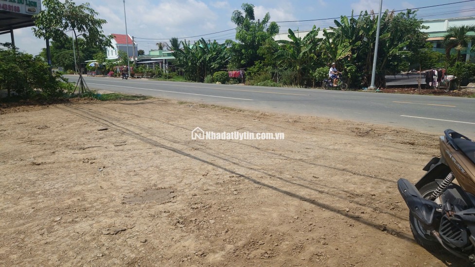 CHO THUÊ 5000M2 MẶT TIỀN QL50 LÀM BÃI XE NHÀ XƯỞNG KHO LẠNH 0901651234.