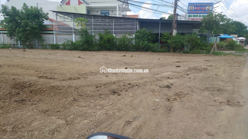 CHO THUÊ 5000M2 MẶT TIỀN QL50 LÀM BÃI XE NHÀ XƯỞNG KHO LẠNH 0901651234.