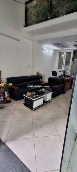 Cho thuê tầng 1 và tầng lửng để kinh doanh, làm văn phòng