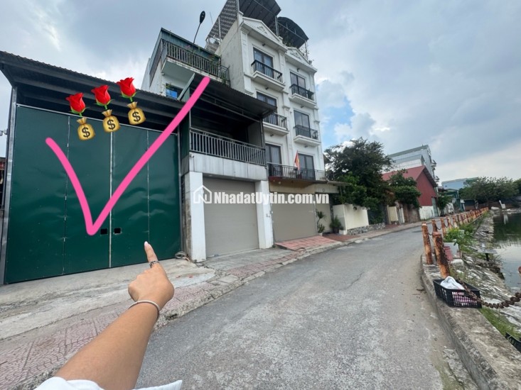 Bán Nhà Bát Khối 11 tỷ 86m ô tô đỗ cửa,vỉa hè view hồ