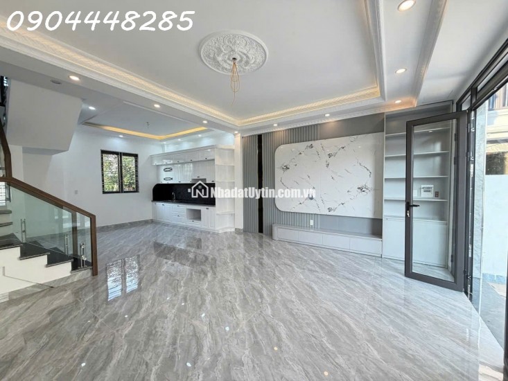Nhà đẹp độc lập sân cổng riêng mặt ngõ cách đường chính 20m ô tô đỗ cửa tại Đằng Hải Hải An