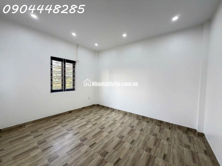 Nhà đẹp độc lập sân cổng riêng mặt ngõ cách đường chính 20m ô tô đỗ cửa tại Đằng Hải Hải An
