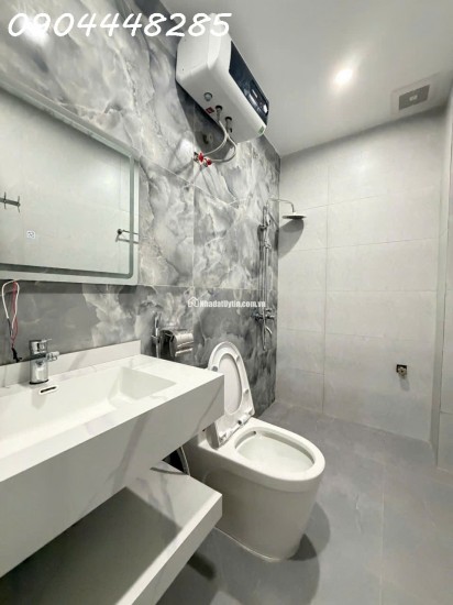Nhà đẹp độc lập sân cổng riêng mặt ngõ cách đường chính 20m ô tô đỗ cửa tại Đằng Hải Hải An