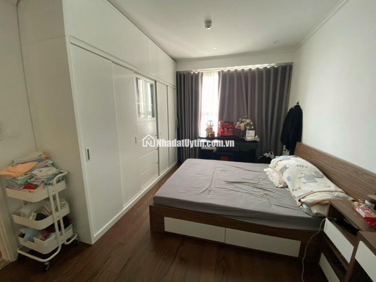 Bán gấp 3PN C7 Vinhomes D'Capitale 95m² - view hồ đẹp