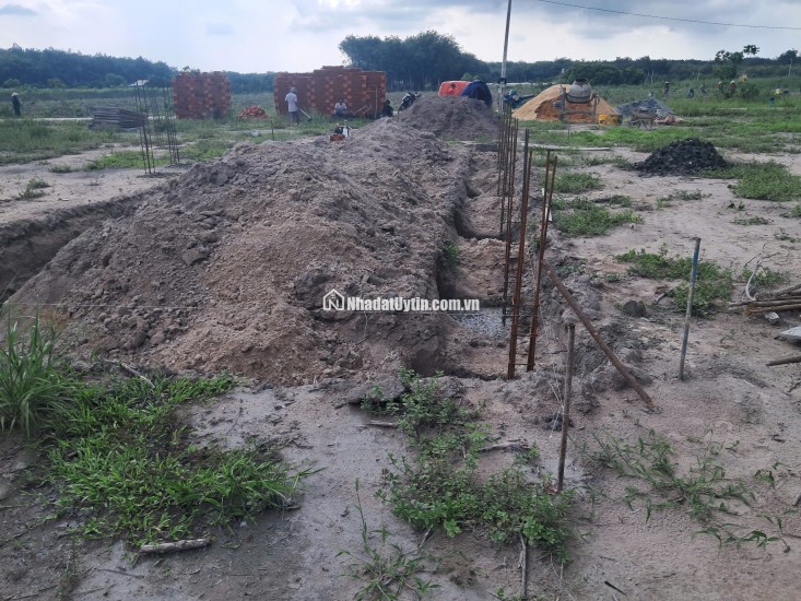 685triệu/270m2 sổ hồng sẵn, mặt tiền đường nhà nước mở rộng 18 mét thông 2 đầu.