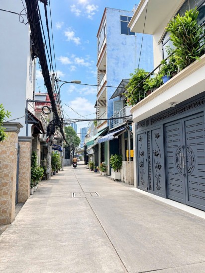 Bán nhà Quận 7 - Bùi Văn Ba 60m2 2tầng 3PN, Nội thất xịn, Ngang 4.3m, Hẻm 4m thông, 7.X tỷ